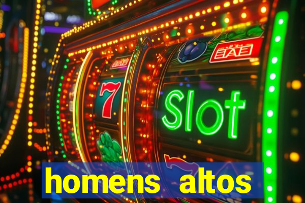 homens altos sarados pelados